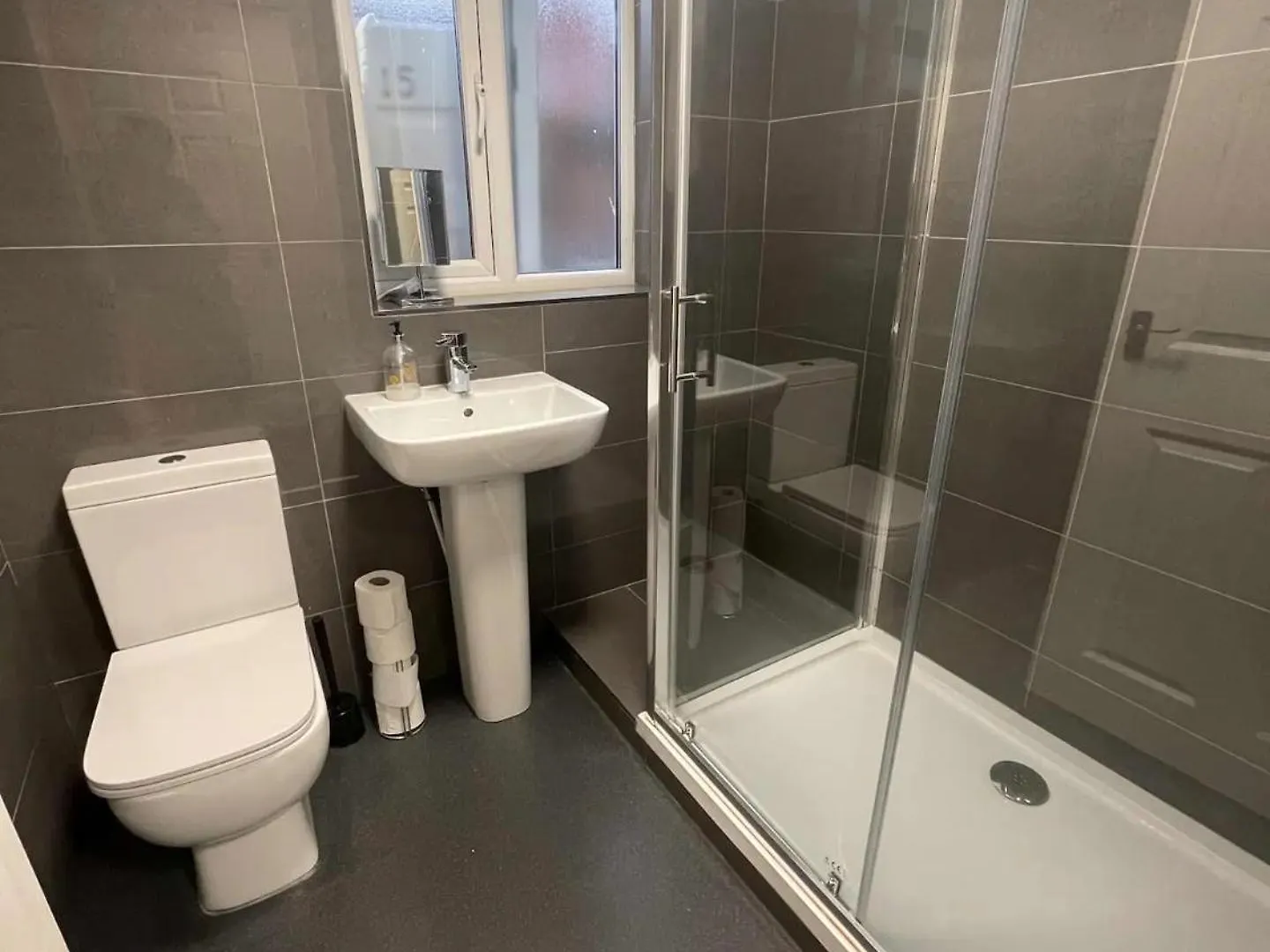 Ryan I Air I Bnb - 147-153 Mill Street - Free Parking Liverpool United Kingdom